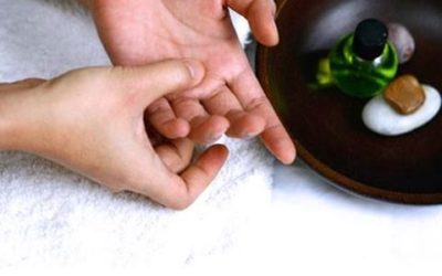 Gyógyítsd magad: Nyakfájásra Akupresszúra!